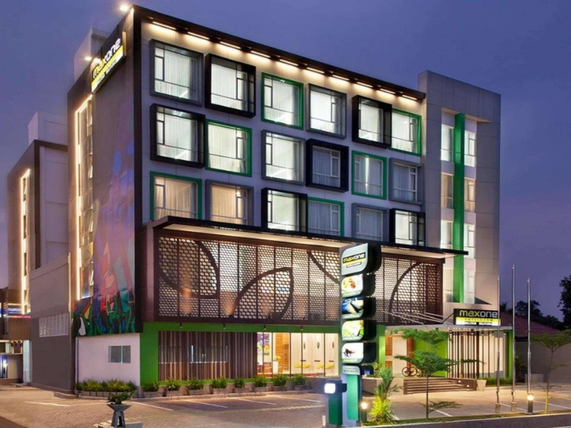 Dk Belstar Hotel Belitung Tanjung Pandan Exterior photo